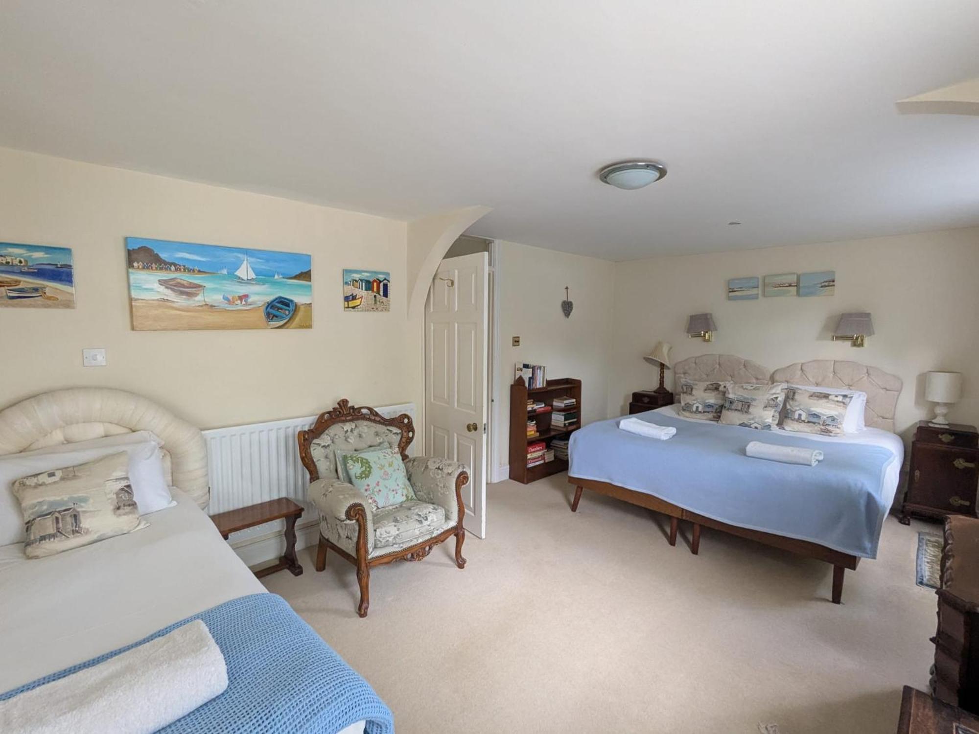Georgian 2 Bedroom Apartment In Chichester With Free Parking - Chichester Holiday Properties Exterior photo